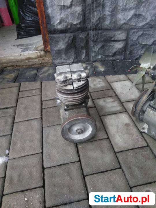 Putzmeister P 13 do poprawek do maszyny są 3 kompresory