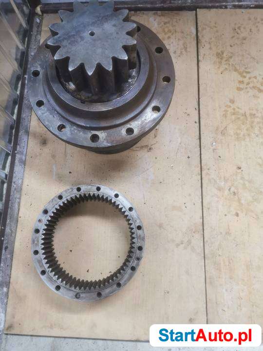 Reduktor obrotu case 210