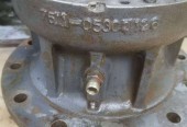 Reduktor obrotu case 210