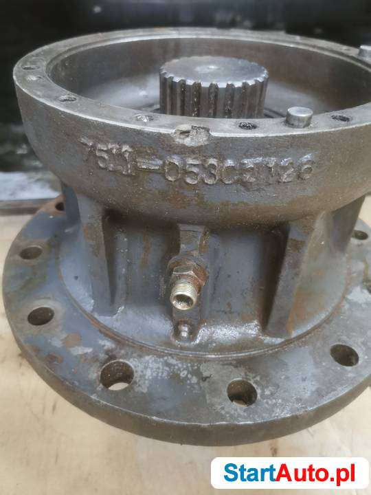 Reduktor obrotu case 210