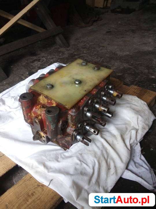 rozdzielacz koparki waryński