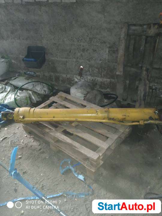 Siłownik Komatsu 210