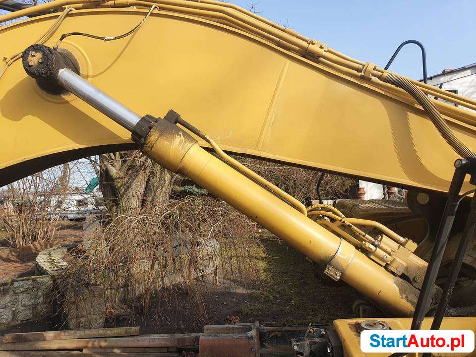Siłownik ramienia koparka gąsienicowa CAT 324 D LN
