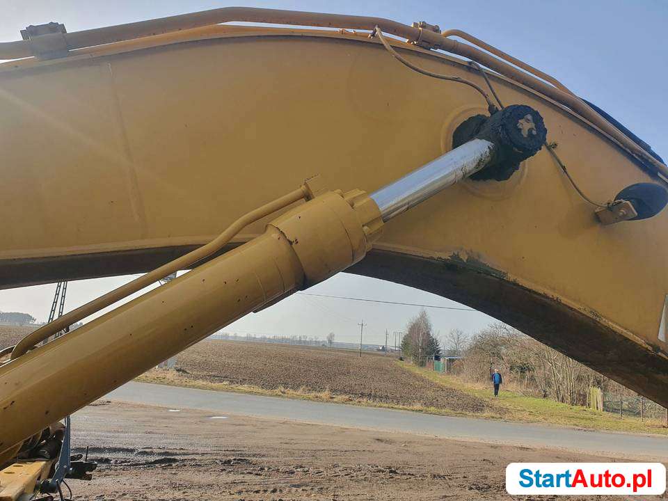 Siłownik ramienia koparka gąsienicowa CAT 324 D LN
