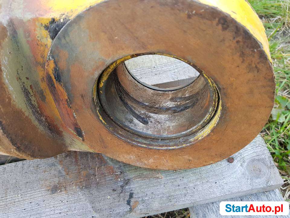 Silownik zamykania lyzki Komatsu