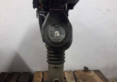 skoczek-stopa-wibracyjna-zageszczarka-wacker-528829019