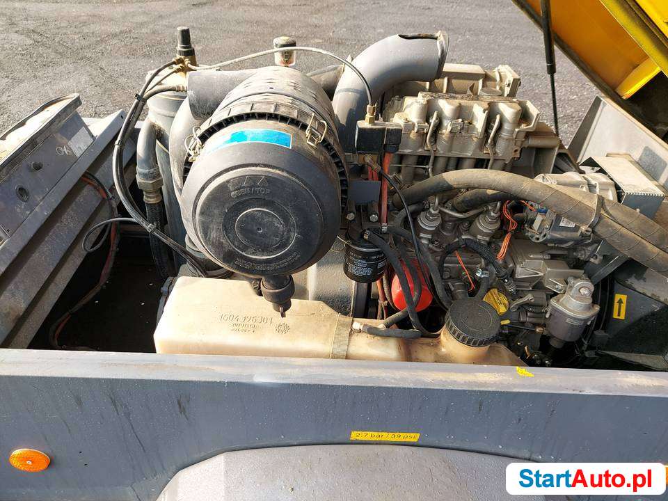 Sprężarka śrubowa, kompresor Atlas Copco XAS47, z agregatem