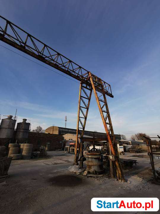 suwnica dźwig demag