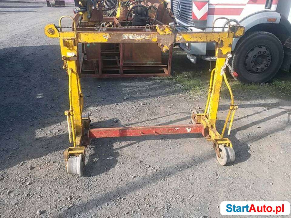 Suwnica na tory kolejowe.