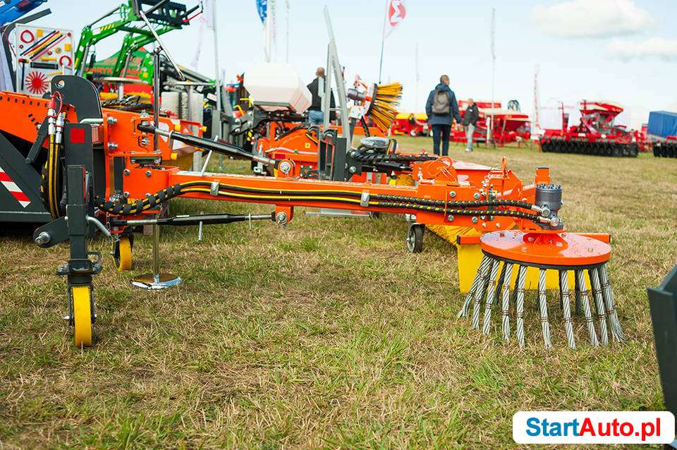 Szczotka SDC do usuwania chwastów mocowanie TUZ kat. I i II