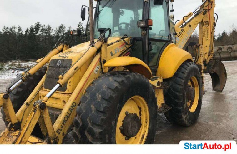 Ta maszyna NEW HOLLAND jest z 2004 roku