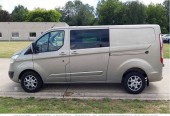 Ta maszyna NEW HOLLAND jest z 2004 roku