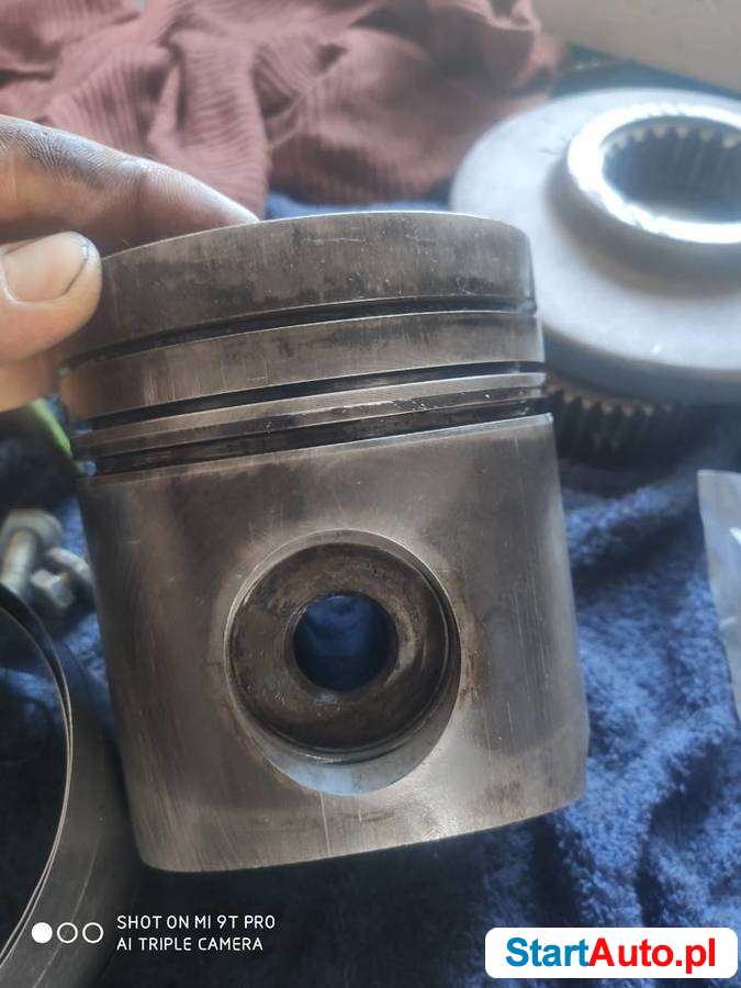 Tłoki silnik liebherr D 906 ti-e do ładowarki nr 439 14 00