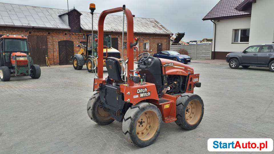 Traktor Ditch Witch RT45 koparka łańcuchowa 2010 rok