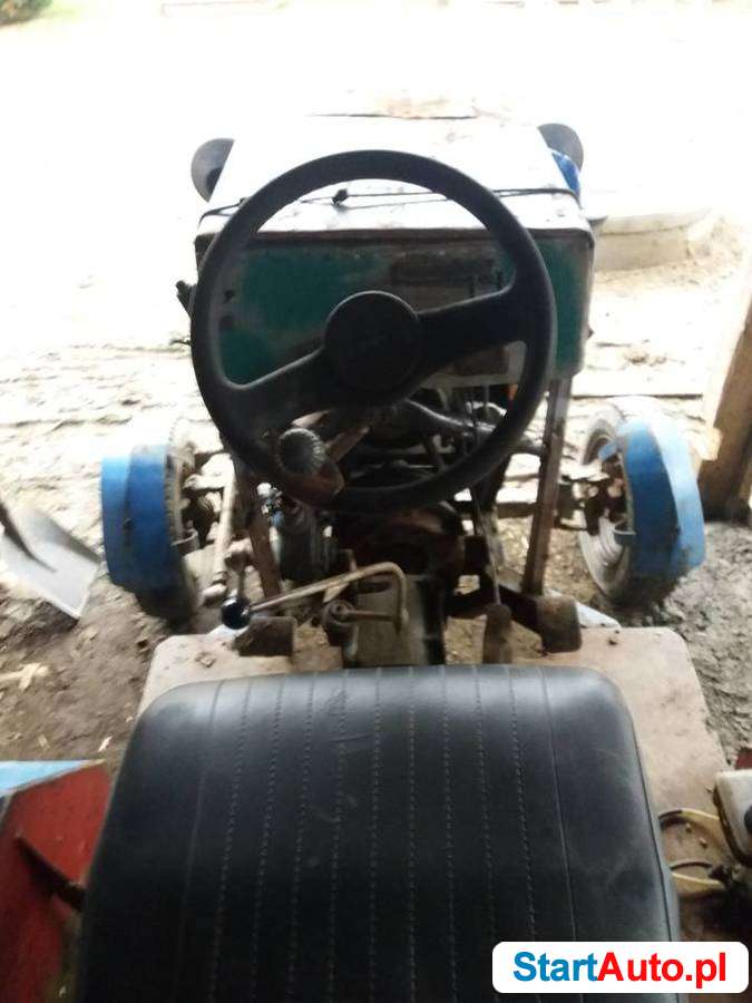 Traktor z silnikiem malucha