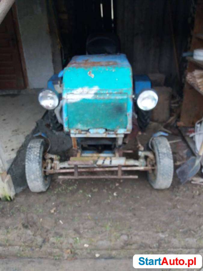 Traktor z silnikiem malucha