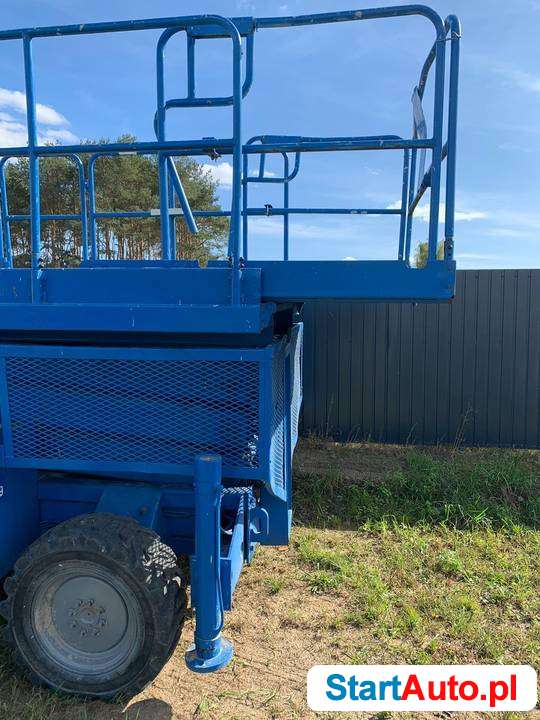 UpRIGHT 15m podnośnik nożycowy