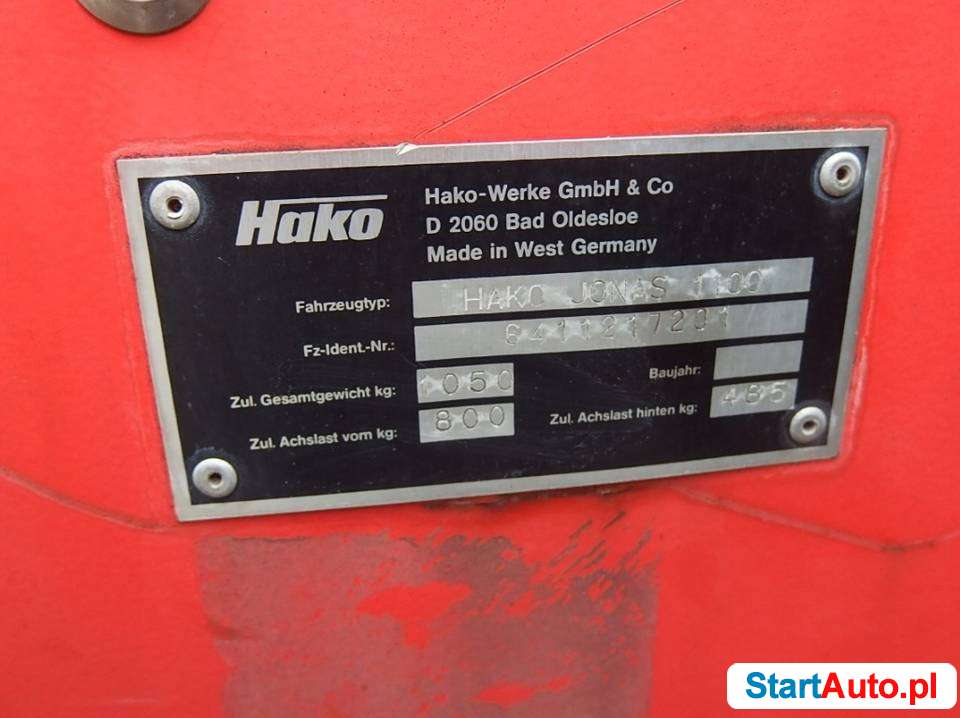 Urządzenie czyszczące – szorowarka zamiatarka do kostki HAKO