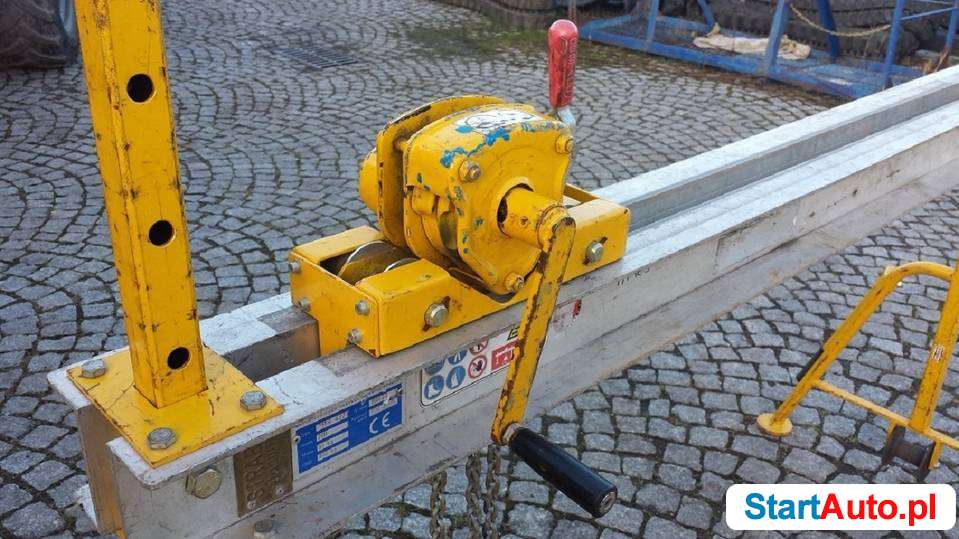 Urządzenie do podnoszenia i wymiany szyn kolejowych