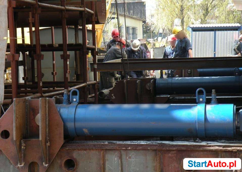 Urządzenie do przepychania ciężkich konstrukcji.