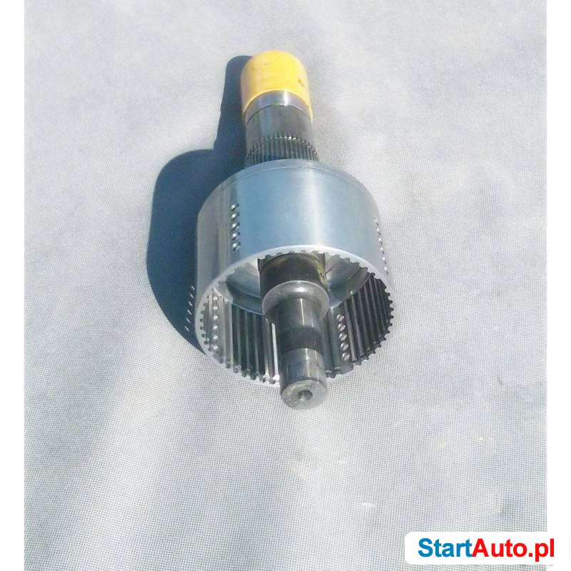 Wał do skrzyni biegów CNH 85823851 Case 305729A1