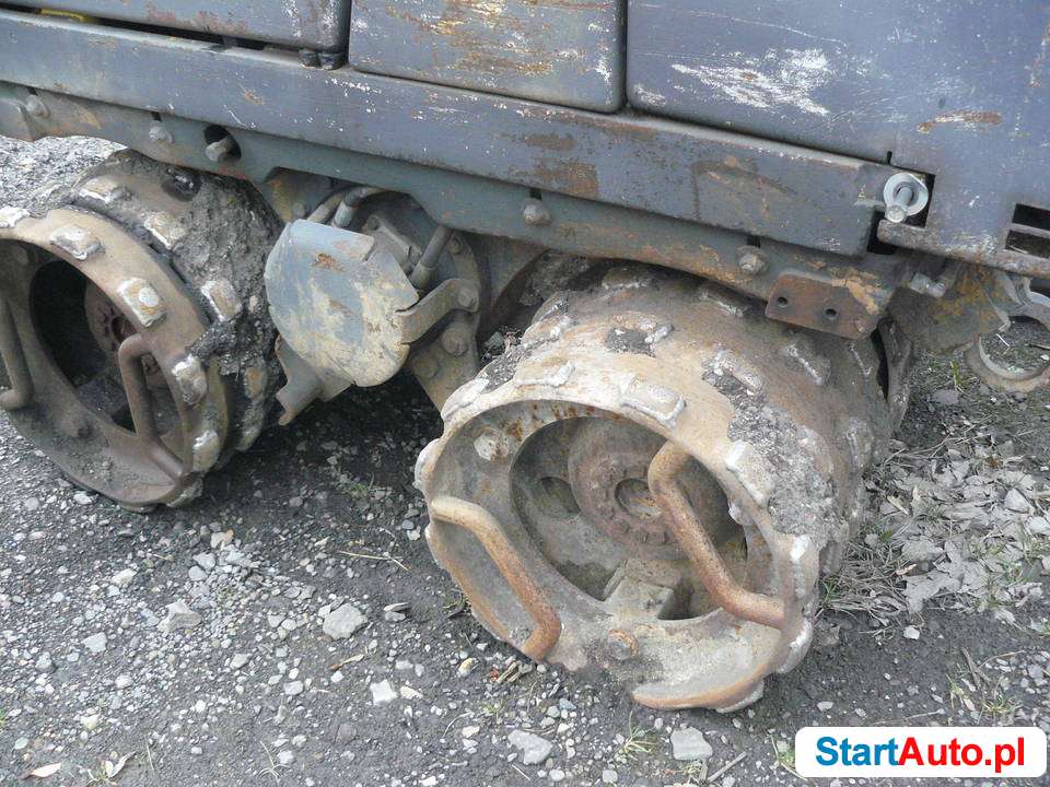 Walec okołkowany BOMAG BMP 851 do wykopów r. 2002 1700 kg