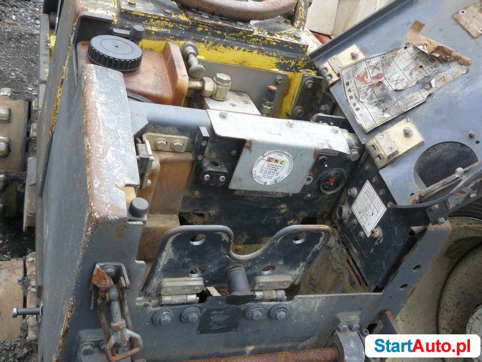 Walec okołkowany BOMAG BMP 851 do wykopów r. 2002 1700 kg