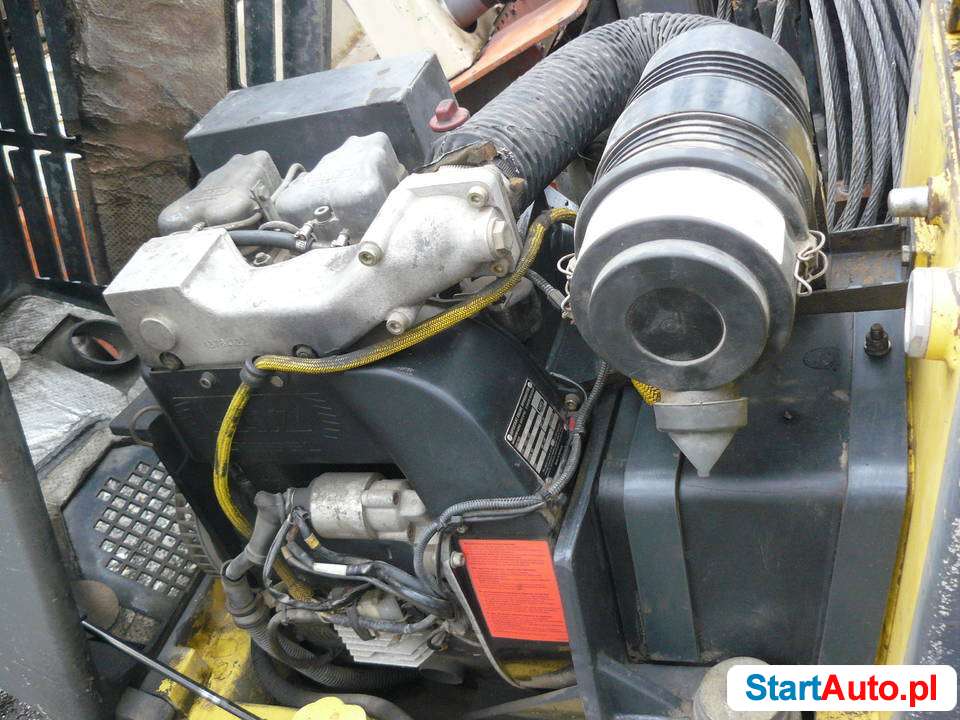 Walec okołkowany BOMAG BMP 851 do wykopów r. 2002 1700 kg