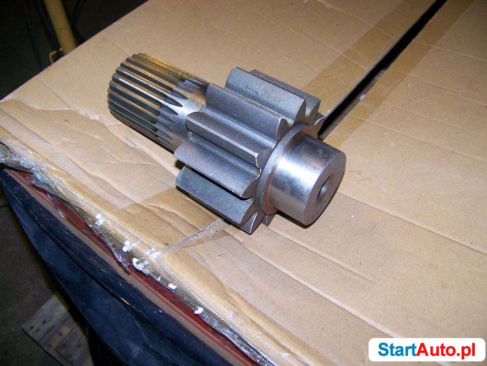 Wałek zębatka reduktora bocznego do T-130 fabryczny