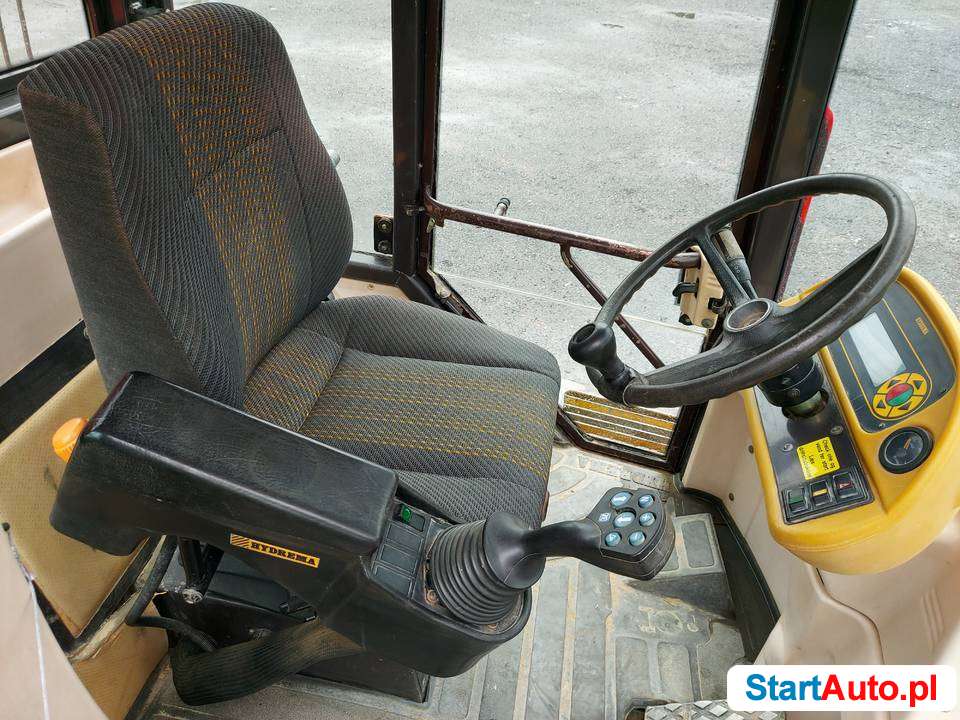 Wozidło budowlane obrotowe z kabiną Hydrema 912C Terex Neuso