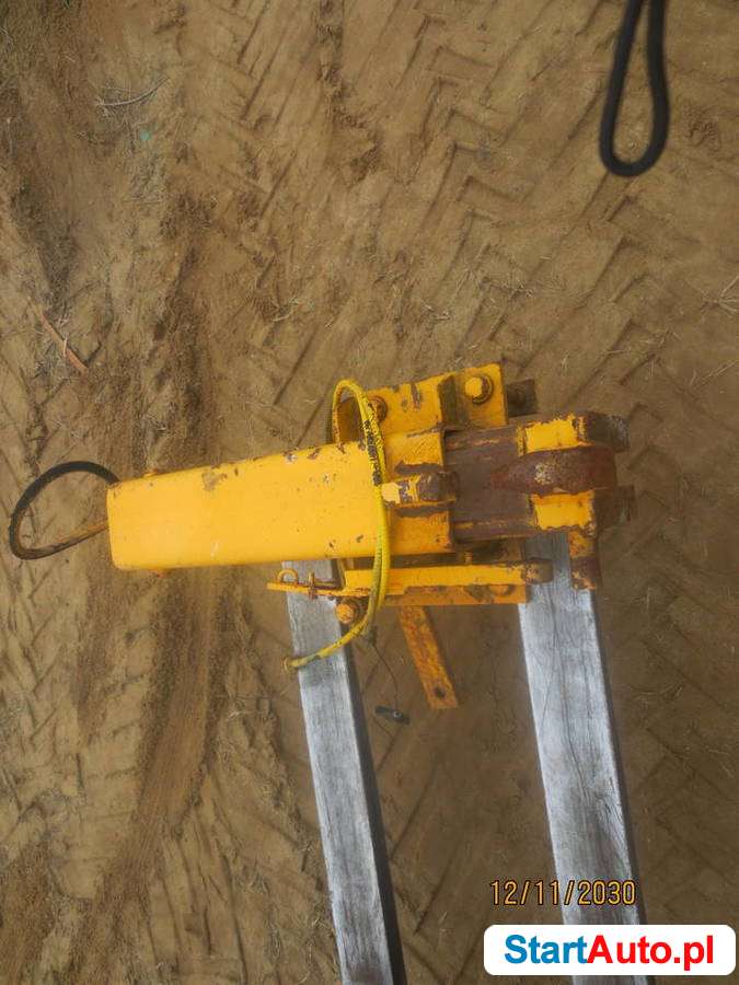 Zaczep ładowarka JCB