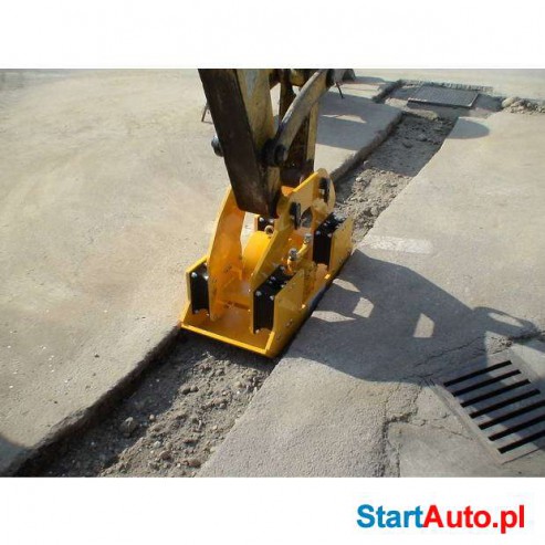 Zagęszczarka hydrauliczna GHEDINI do koparo – ładowarki
