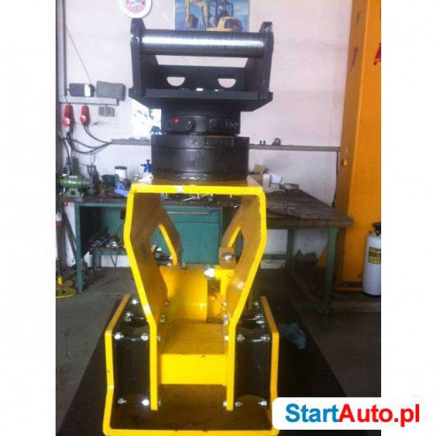 Zagęszczarka hydrauliczna GHEDINI do koparo – ładowarki