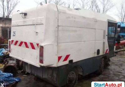 zamiatarka-czyszczarka-ulic-sprzer-komunalny-500807132