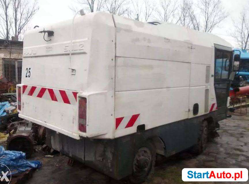 Zamiatarka Czyszczarka ulic sprzęr komunalny RAVO