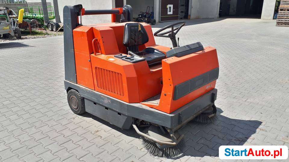 Zamiatarka HAKO Jonas 1450D diesel