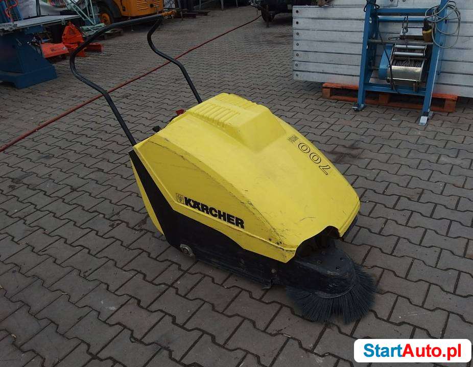Zamiatarka KARCHER KSM B do sprzątania kostki, hal