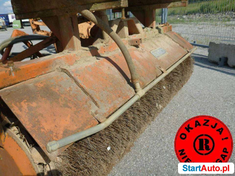 Zamiatarka Schmidt do Unimoga ciągnika wózka widłowego teles