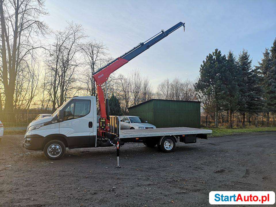 Żuraw HDS ponad 2 tony udźwigu z Bielskiej Fabryki